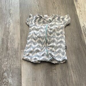 Bonds Gray Zigzag Kids Shirt